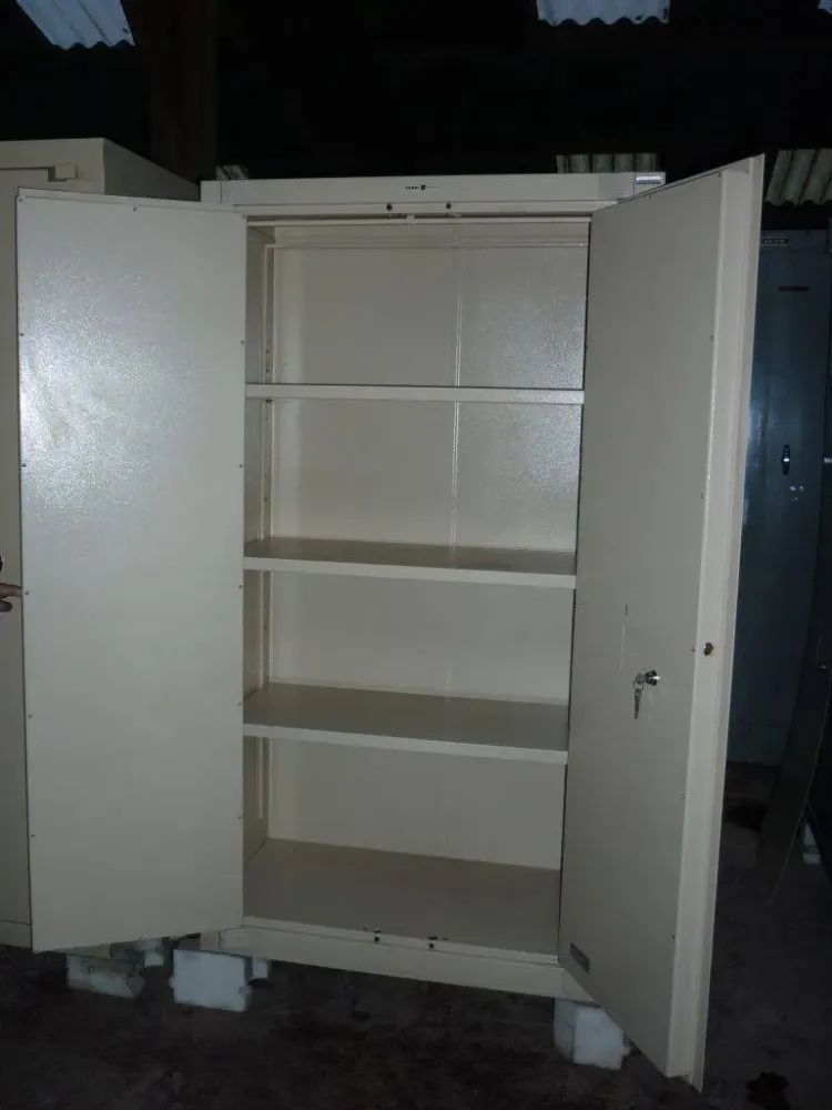 FICHET 2 portes, H 1m80